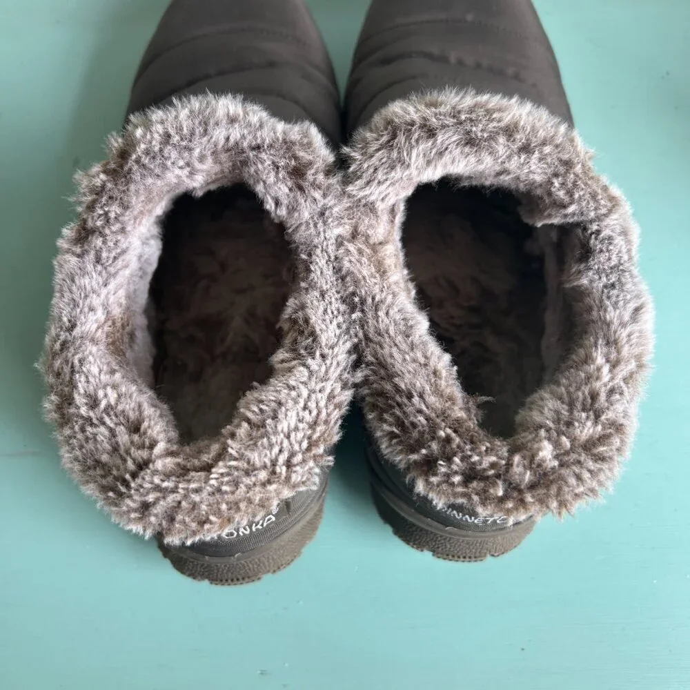 Minnetonka Timpson Tulsa Slip-On Snowshoes Low Tops Women's Size 9 Fur Lined